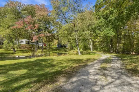 Exterior - 199 Lauer Rd, Poughkeepsie, NY 12603 photo 6 of 11