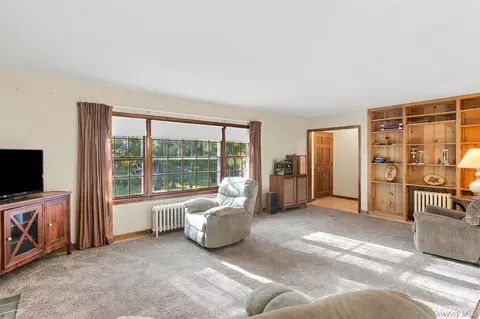 Living - 199 Lauer Rd, Poughkeepsie, NY 12603 photo 4 of 5