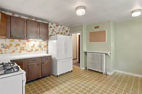 Kitchen - 199 Lauer Rd, Poughkeepsie, NY 12603 photo 1 of 3