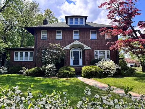 219 White Plains Rd, Eastchester, NY 10707