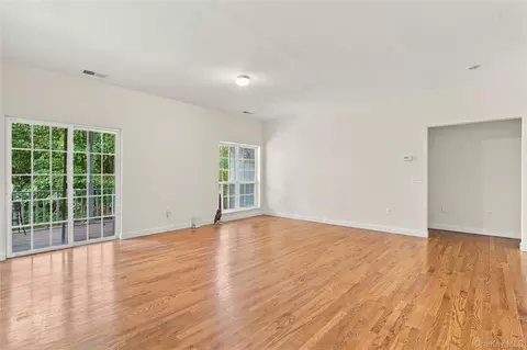 Living - 9 Ash Rd, Fishkill, NY 12590 photo 3 of 4