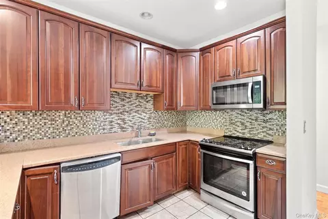 Kitchen - 9 Ash Rd, Fishkill, NY 12590 photo 3 of 4
