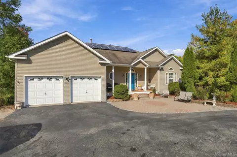 Exterior - 9 Ash Rd, Fishkill, NY 12590 photo 2 of 8