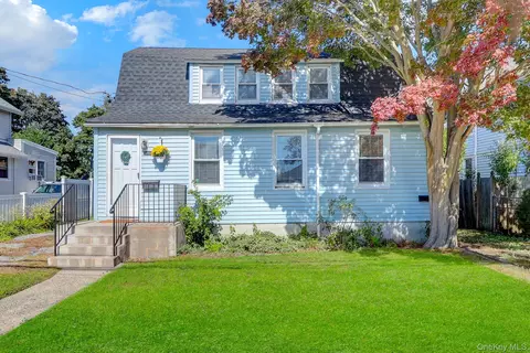 108 Linden St, Bellmore, NY 11710