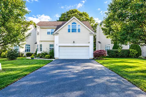 23 Sunflower Ridge Rd, South Setauket, NY 11720