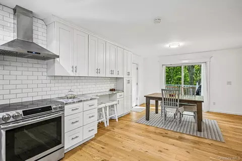 Kitchen - 57 Hampton Ct, Bridgehampton, NY 11932 photo 2 of 2