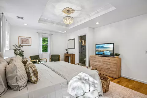 Bedroom - 57 Hampton Ct, Bridgehampton, NY 11932 photo 3 of 8