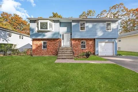 31 Depew St, Huntington, NY 11743