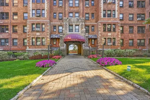 23 Old Mamaroneck Rd #4K, White Plains, NY 10605