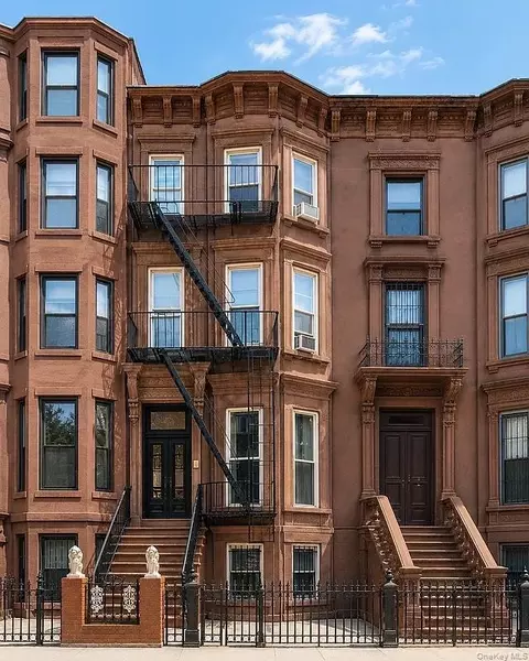 9 Spencer Pl, Brooklyn, NY 11216