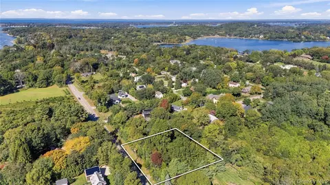 17 Brander Pkwy, Shelter Island, NY 11964