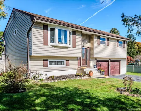 Exterior - 60 S Gate Dr, Poughkeepsie, NY 12601 photo 4 of 10