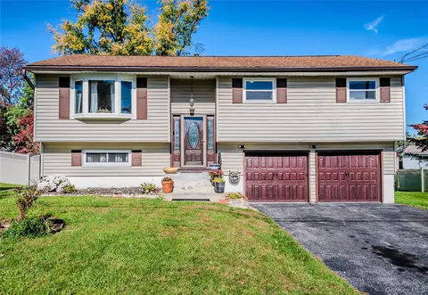 Exterior - 60 S Gate Dr, Poughkeepsie, NY 12601 photo 2 of 10