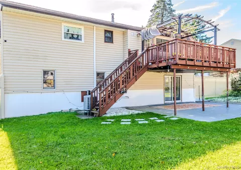 Exterior - 60 S Gate Dr, Poughkeepsie, NY 12601 photo 7 of 10