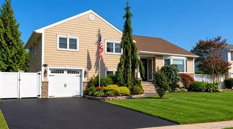 3681 Richard Ln, Wantagh, NY 11793