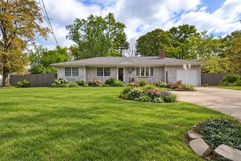 1871 Heckscher Ave, Bay Shore, NY 11706