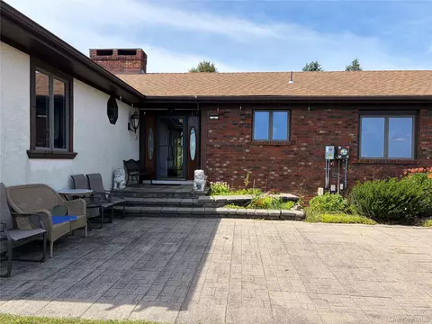 25 Panorama Ln, Port Jervis, NY 12771