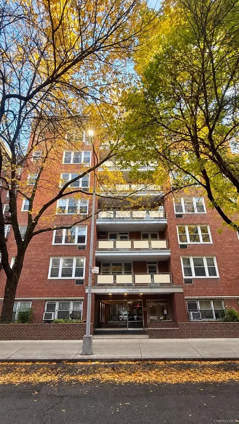 144-70 41st Ave #6E, Flushing, NY 11355
