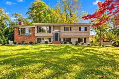 15 Patricia Ave, Clarkstown, NY 10920