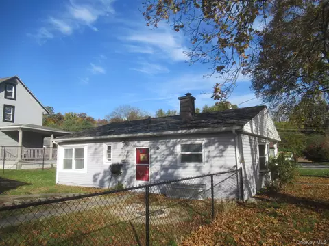 1 Hampton Pl, Newburgh, NY 12550