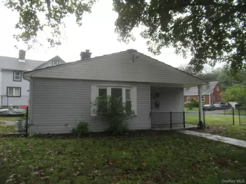 1 Hampton Pl, Newburgh, NY 12550