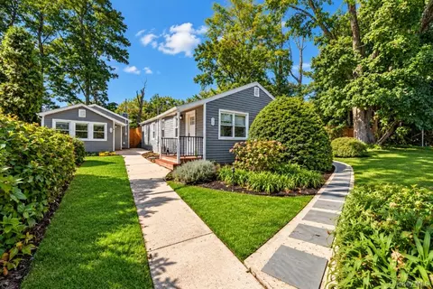 21-23 West Dr, North Hempstead, NY 11050