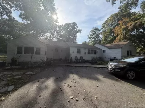 104 Lexington Ave, Central Islip, NY 11722