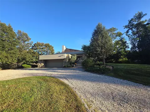 5 Kew Ct, Northport, NY 11768