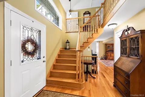 Entry Way - 413 Hewlett Ave, Patchogue, NY 11772 photo 1 of 6