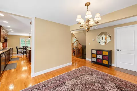 Entry Way - 413 Hewlett Ave, Patchogue, NY 11772 photo 4 of 6