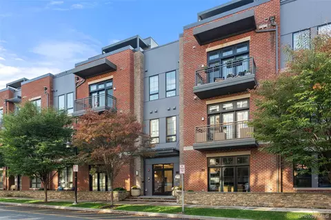 102 Legend Dr #303, Mount Pleasant, NY 10591