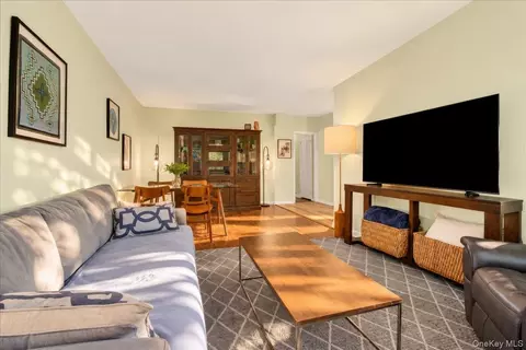 5 Rockledge Rd #2A, Greenburgh, NY 10530