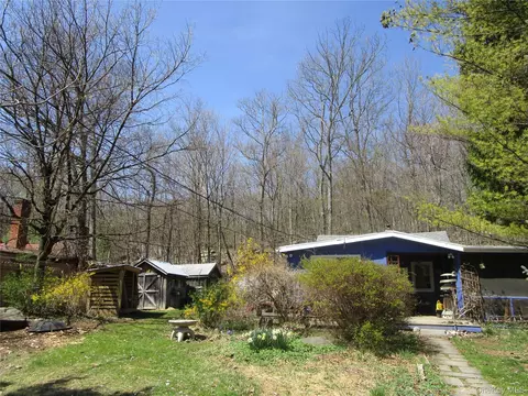 6 Hervey White Rd, Woodstock, NY 12498