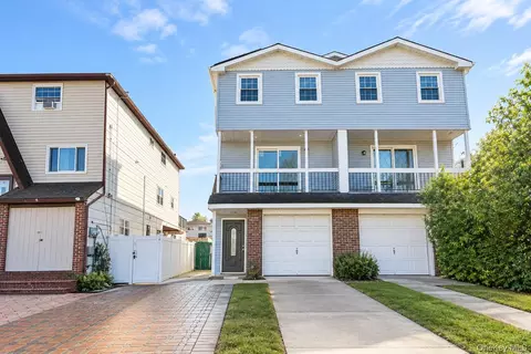 6 Amador St, Staten Island, NY 10303