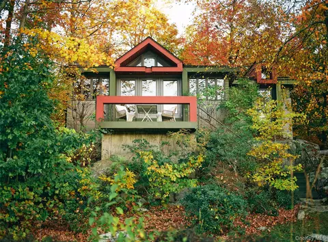 10 Dutchess Cv, Holmes, NY 12531