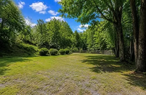 5798 State Route 42, Fallsburg, NY 12733