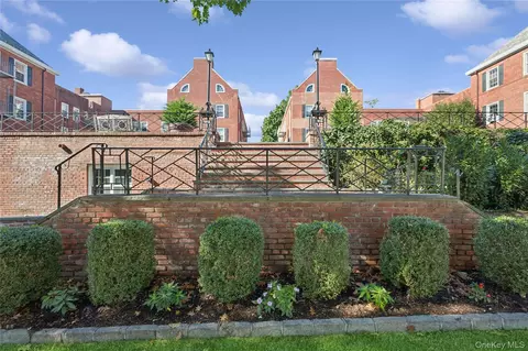 1815 Palmer Ave #AA, Larchmont, NY 10538