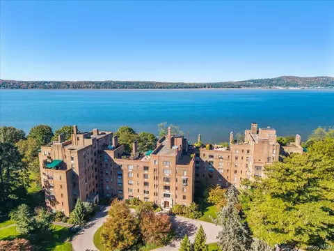 100 Ardsley Ave W #4H, Greenburgh, NY 10503
