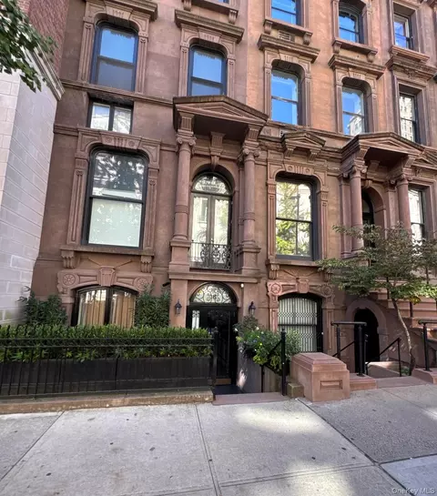 18 E 63rd St #1, New York, NY 10065