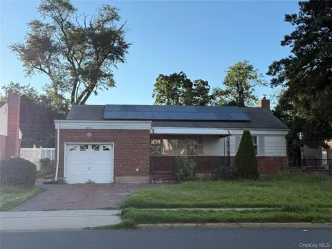 798 Bauer St, Elmont, NY 11003