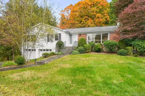 15 Dunhill Dr, Somers, NY 10589