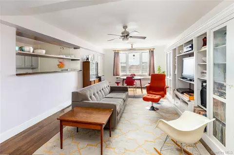 609 Kappock #8D, New York, NY 10463