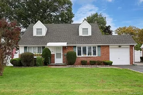467 Von Elm Ave, East Meadow, NY 11554
