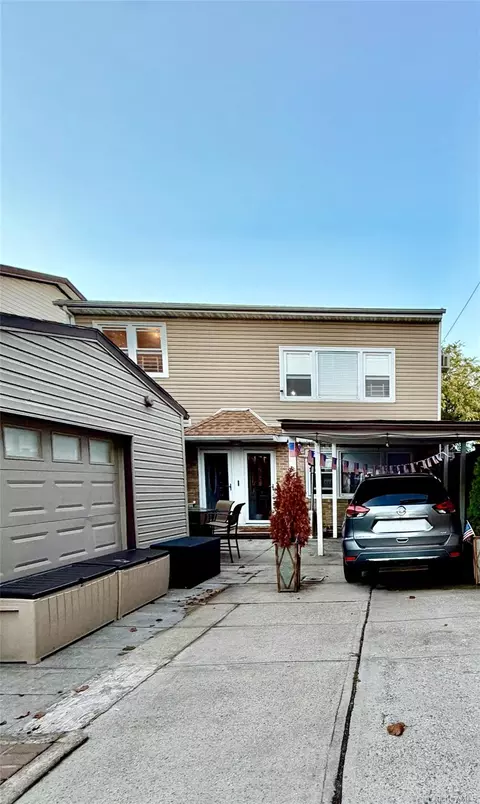 10205 97th Ave, New York, NY 11416
