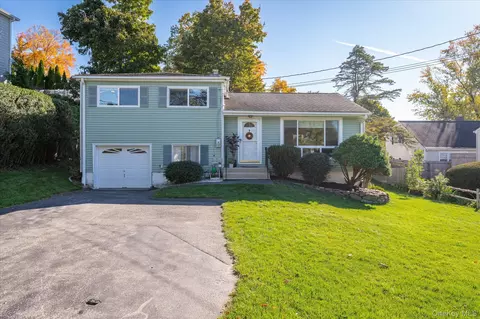54 High View Ter, Mount Pleasant, NY 10570