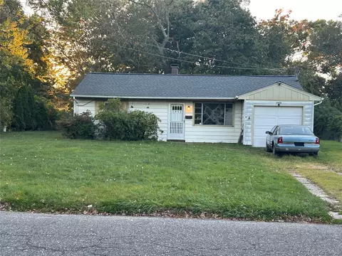 1056 Bay Shore Ave, Bay Shore, NY 11706