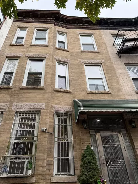 1070 Grant Ave, New York, NY 10456
