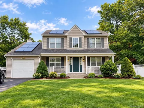 7 Redbud, Middle Island, NY 11953