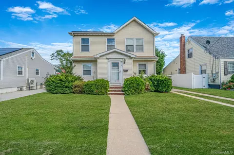 321 Maplegrove Ave, Uniondale, NY 11553