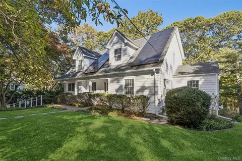 39 Erland Rd, Stony Brook, NY 11790